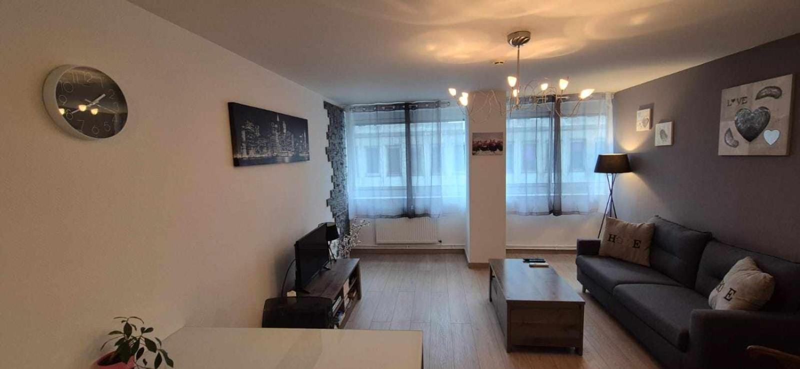 Nouveau !! Appartement Confortable Totalement Renove Avec Parking Gratuit - Hypercentre De Nancy Exterior foto