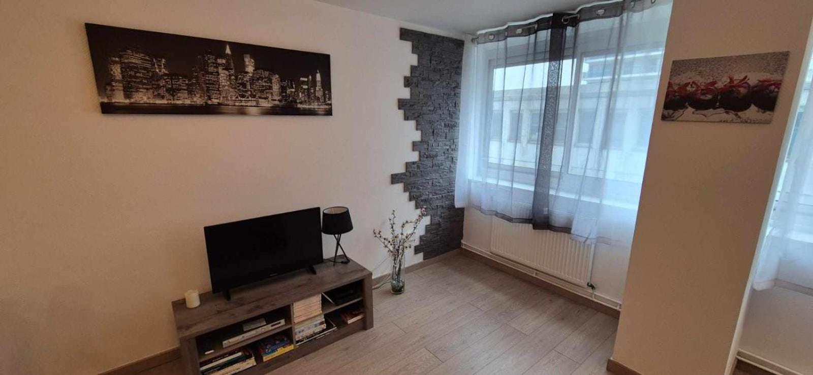 Nouveau !! Appartement Confortable Totalement Renove Avec Parking Gratuit - Hypercentre De Nancy Exterior foto
